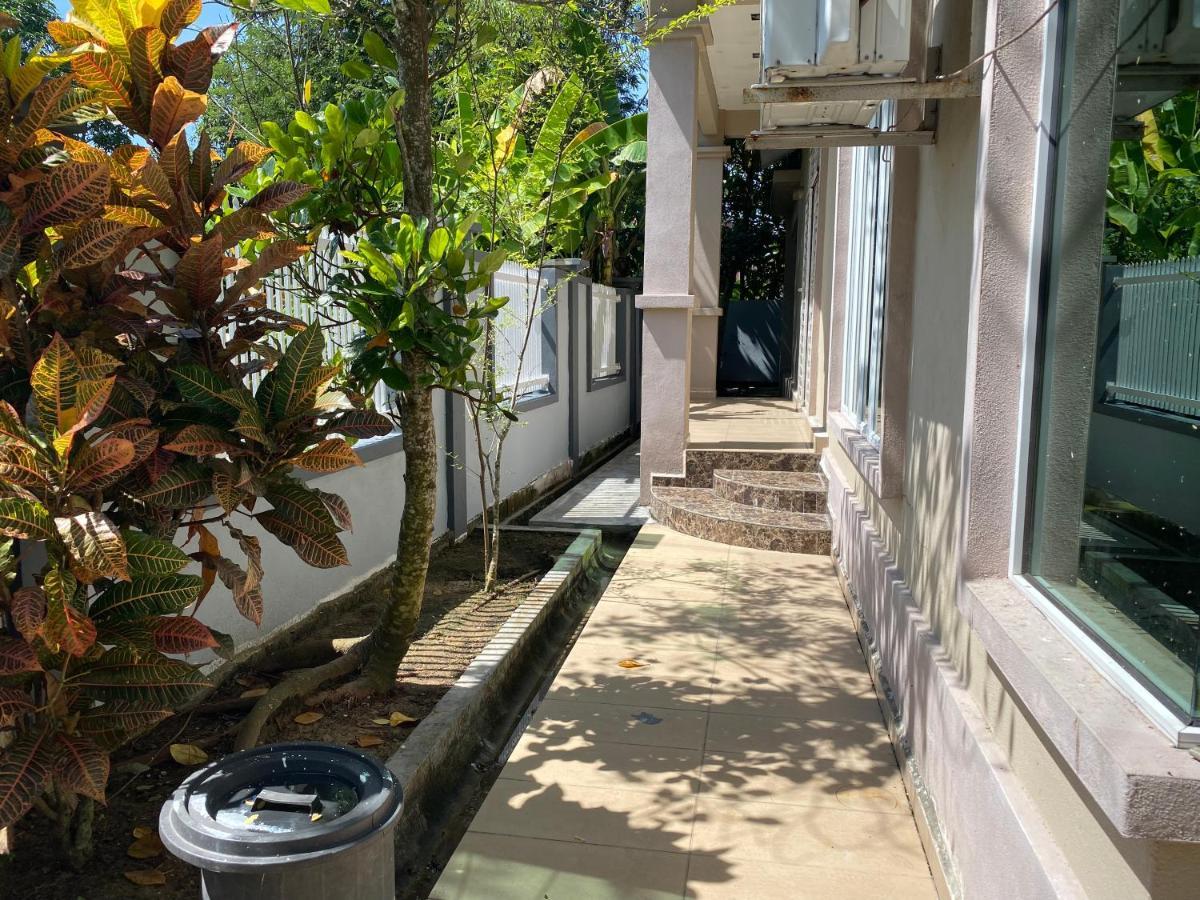 Leissa Homestay Ayer Hitam Exterior photo